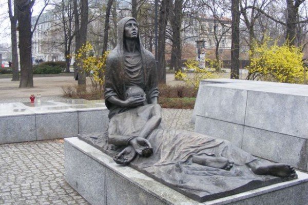 Pomnik Ofiar Katynia- Pieta Katyńska - Wrocław